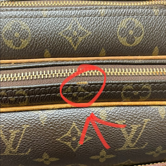 Louis Vuitton Reporter Monogram PM Canvas Crossbody Bag - Picture 8 of 16